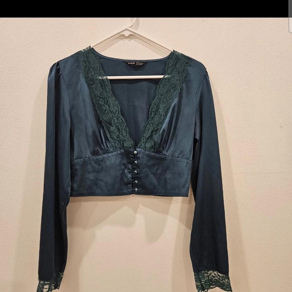 Shein Lace V Neck corset Crop Top Sz M Silky Viscose Cottagecore Dainty Emera